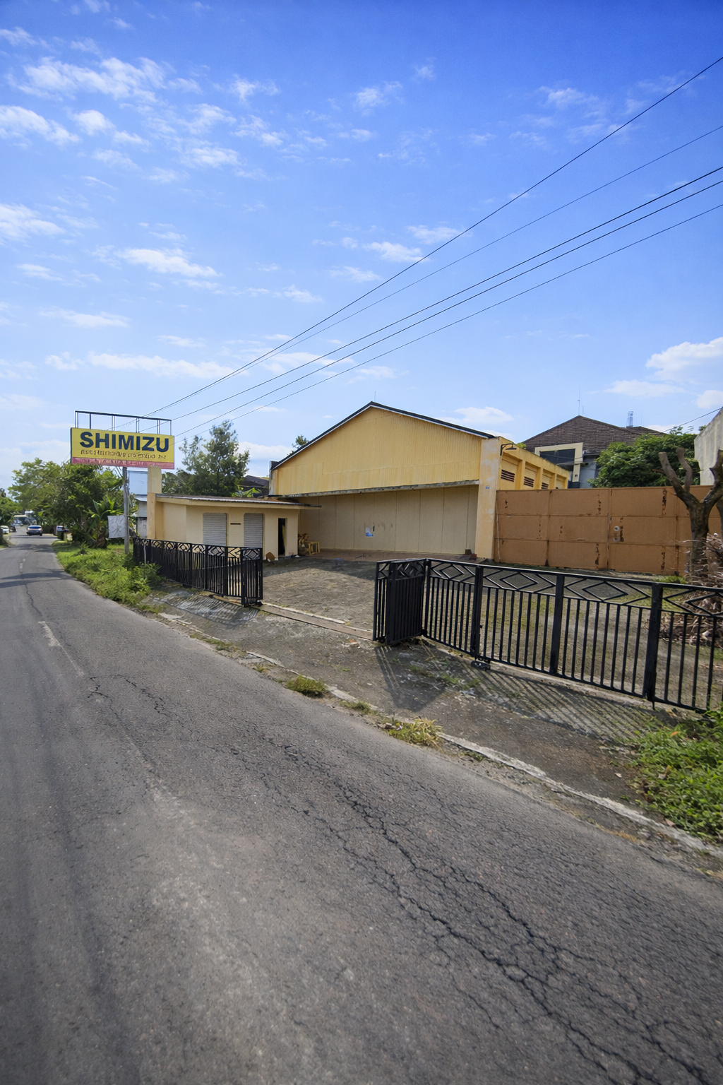 Gudang Rumah Gamping Sleman Lahan Luas Strategis SHM Cocok Usaha