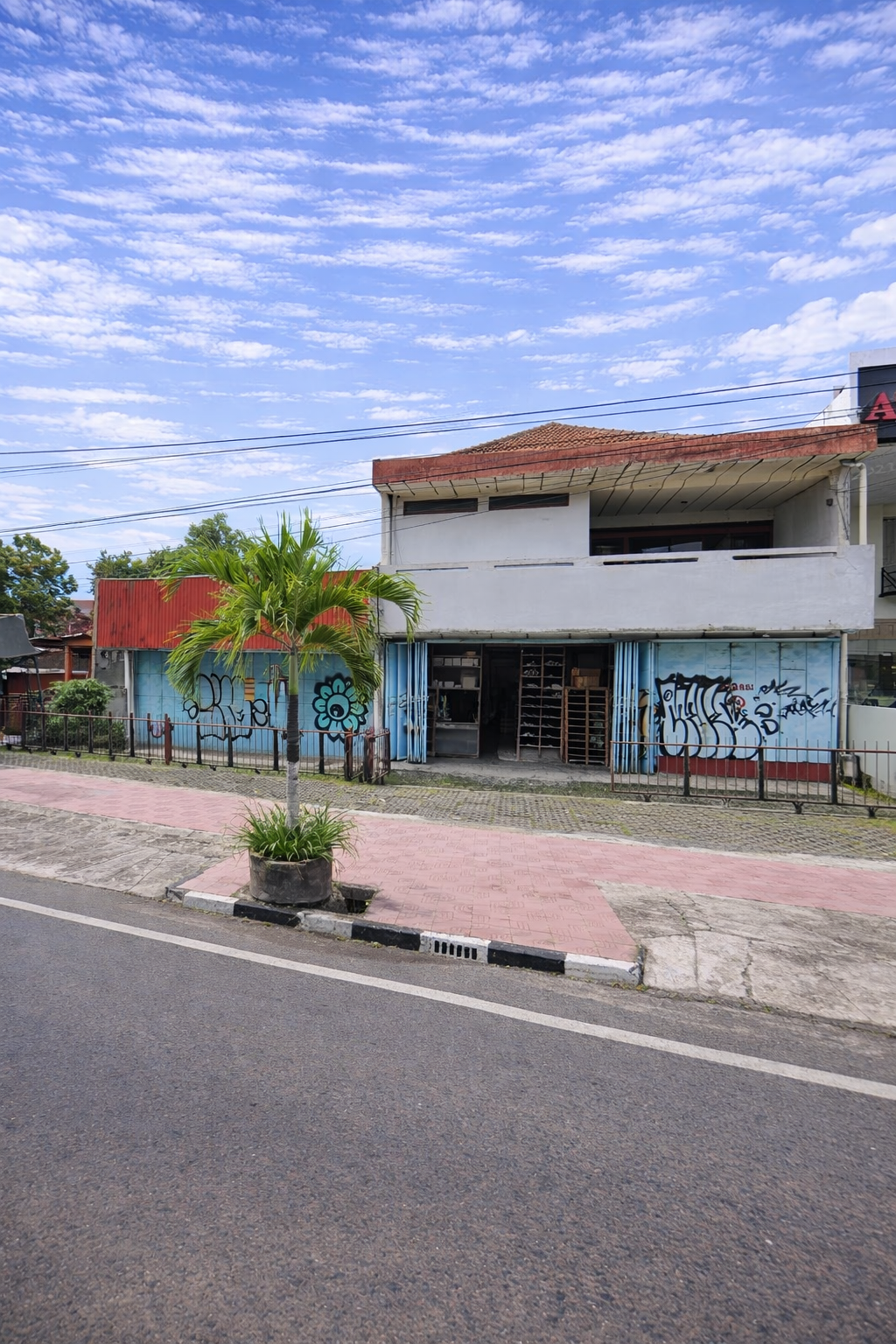 Ruko Jogja Lahan Besar Strategis Premium Cocok Usaha Mantrijeron