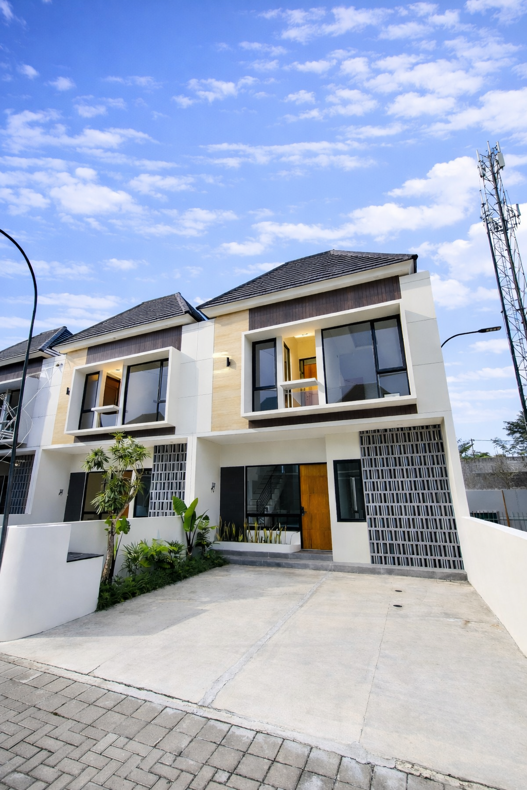 Sisa 2 Unit! Rumah 2 Lantai 350 Meter dari Jalan Tajem dekat Budi Mulia 2