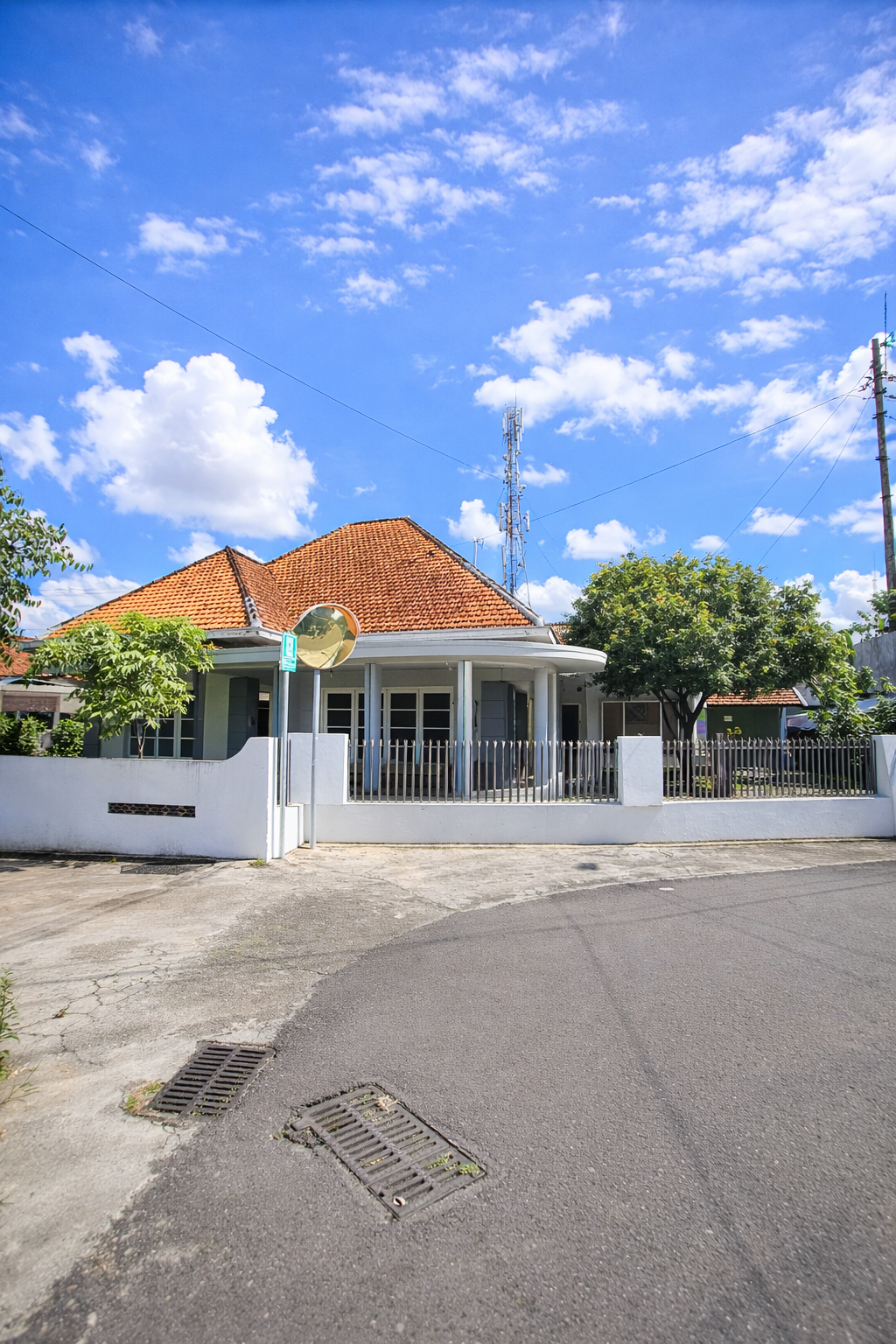 Rumah Tanah Luas Klasik di Mergangsan Kodya Jogja Siap Huni
