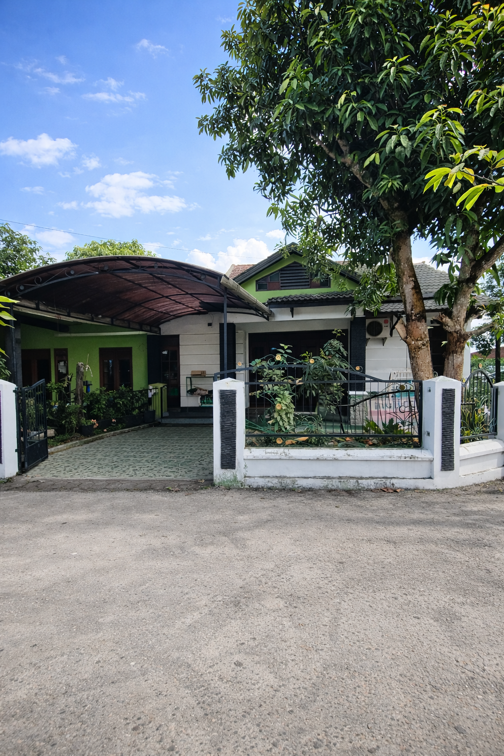 Rumah Tanah Luas di Godean 10 Menit ke Malioboro