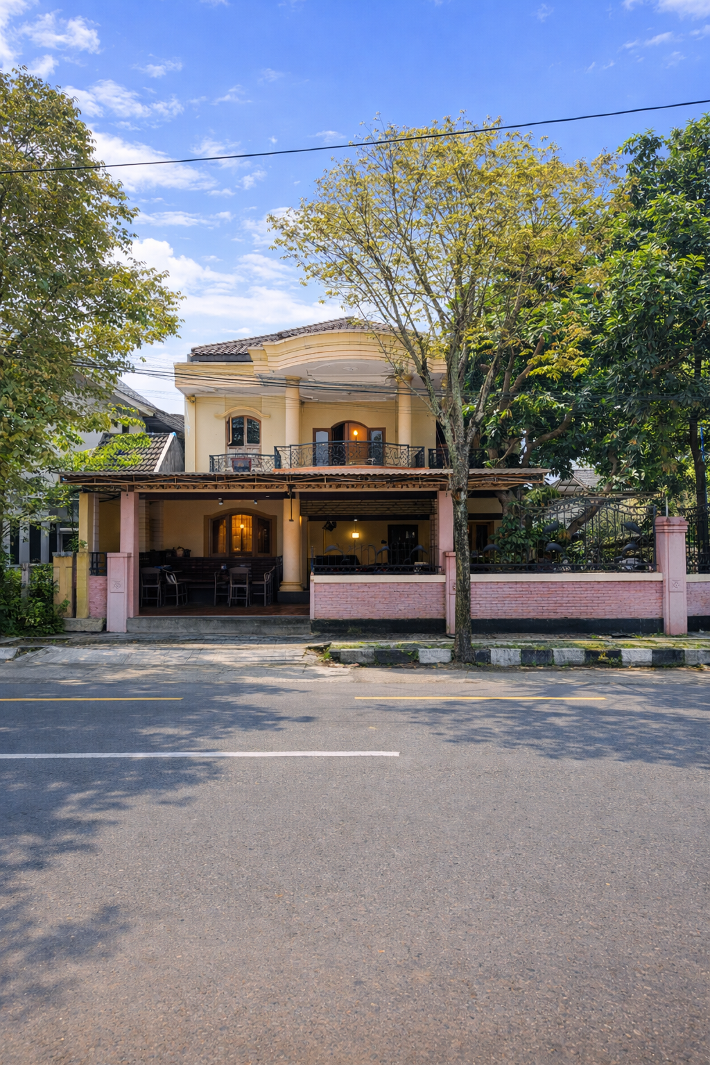 Rumah Mewah Megah Umbulharjo Kota Jogja Luas 7 Kamar