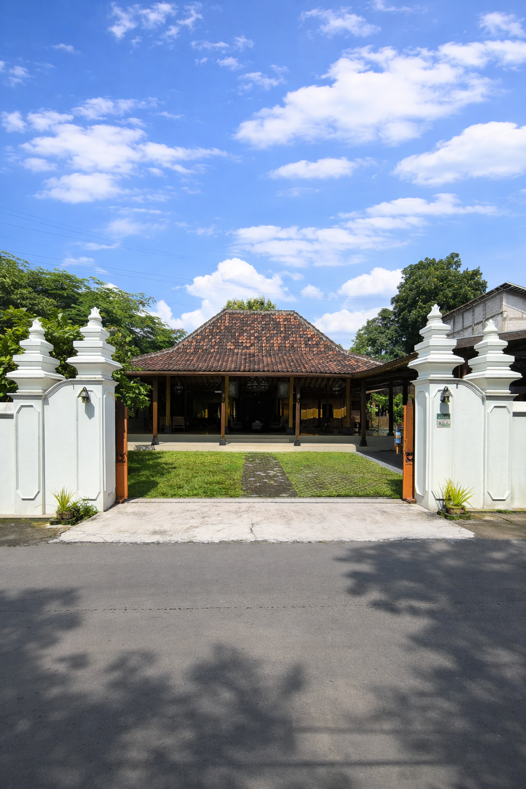 Villa Private Pool Joglo Cocok Untuk Resto di Jalan Kaliurang Kawasan Wisata Kuliner