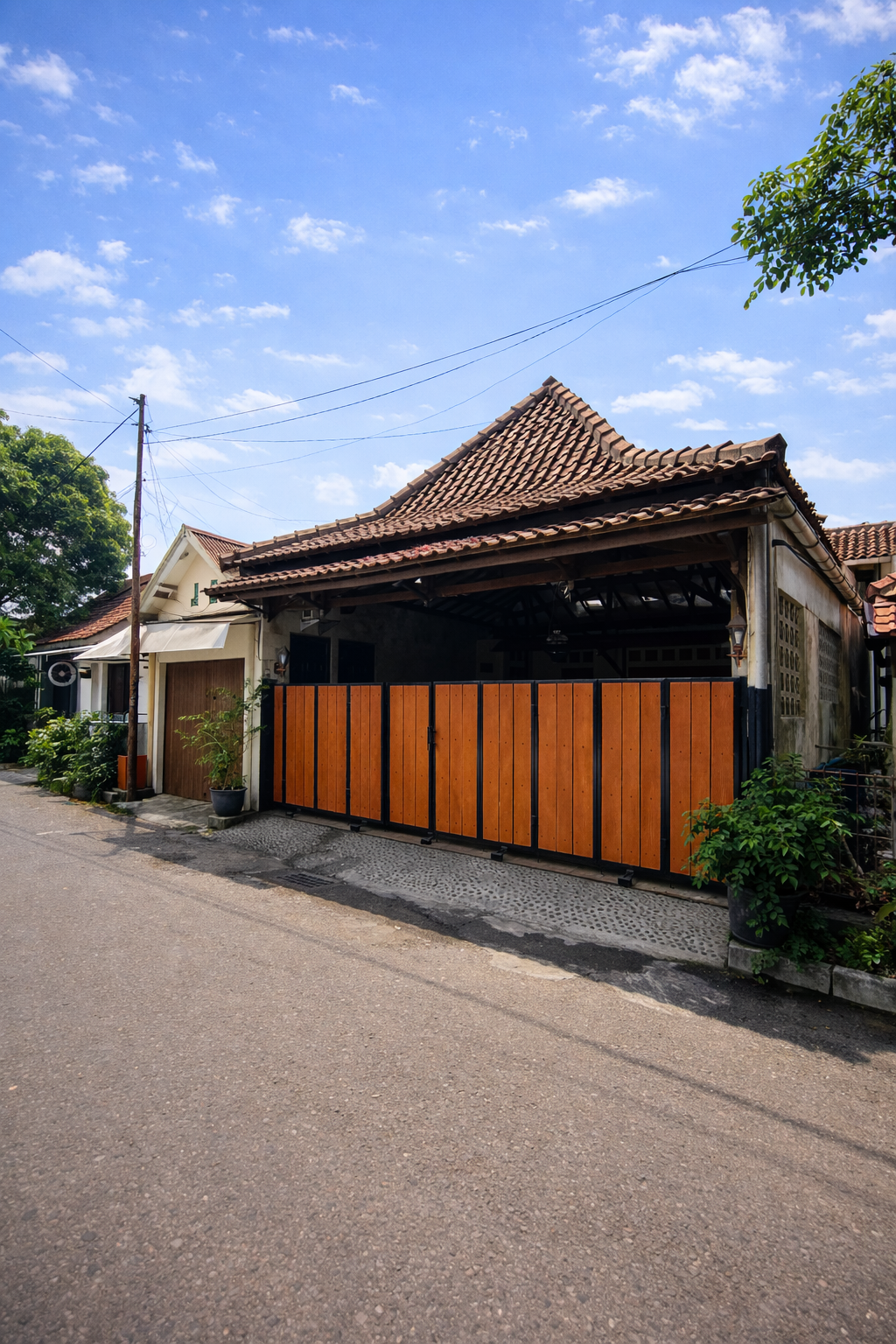 Rumah Siap Huni 6 Kamar Tidur di Dalam Lingkungan Kraton Yogyakarta