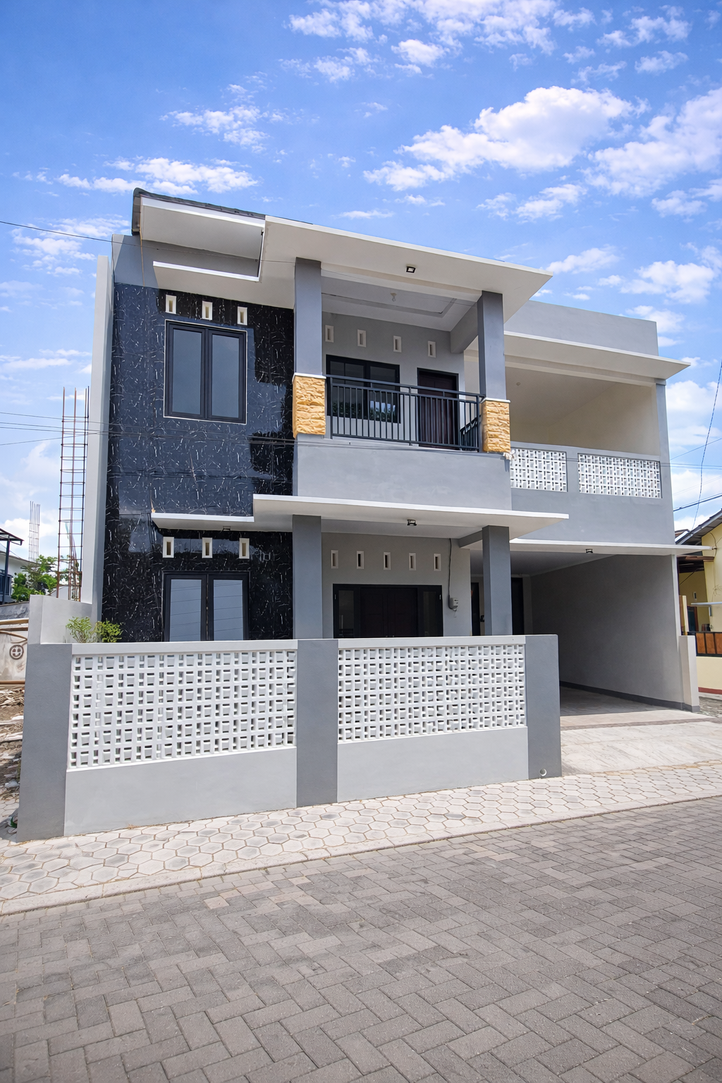 Rumah 2 Lantai 5 Kamar Tidur di Maguwo dekat Kampus UPN Seturan