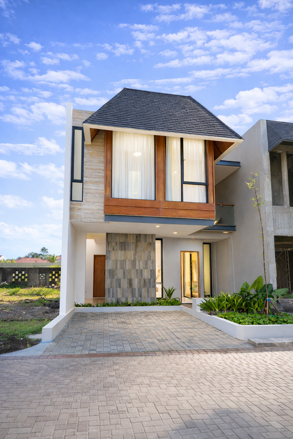 Rumah Mewah Modern Tropical dekat Ambarrukmo Plaza Jogja