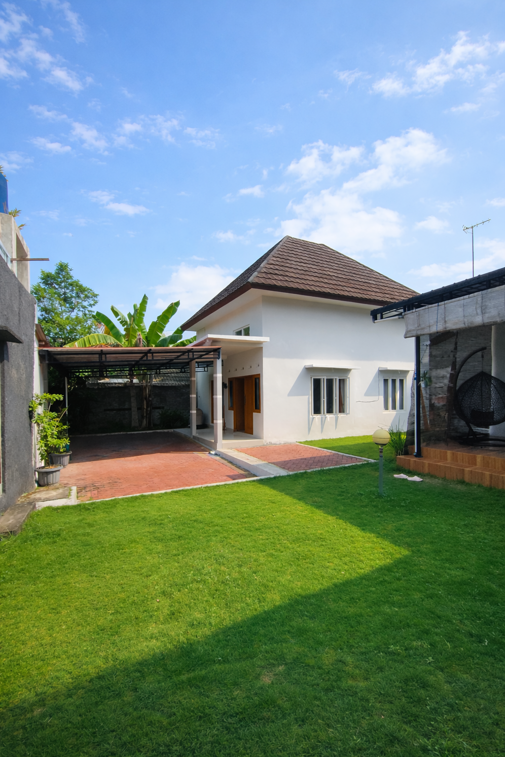 Rumah Luas Sinduadi Mlati 8 Kamar Bisa Untuk Kost dekat Kampus UGM