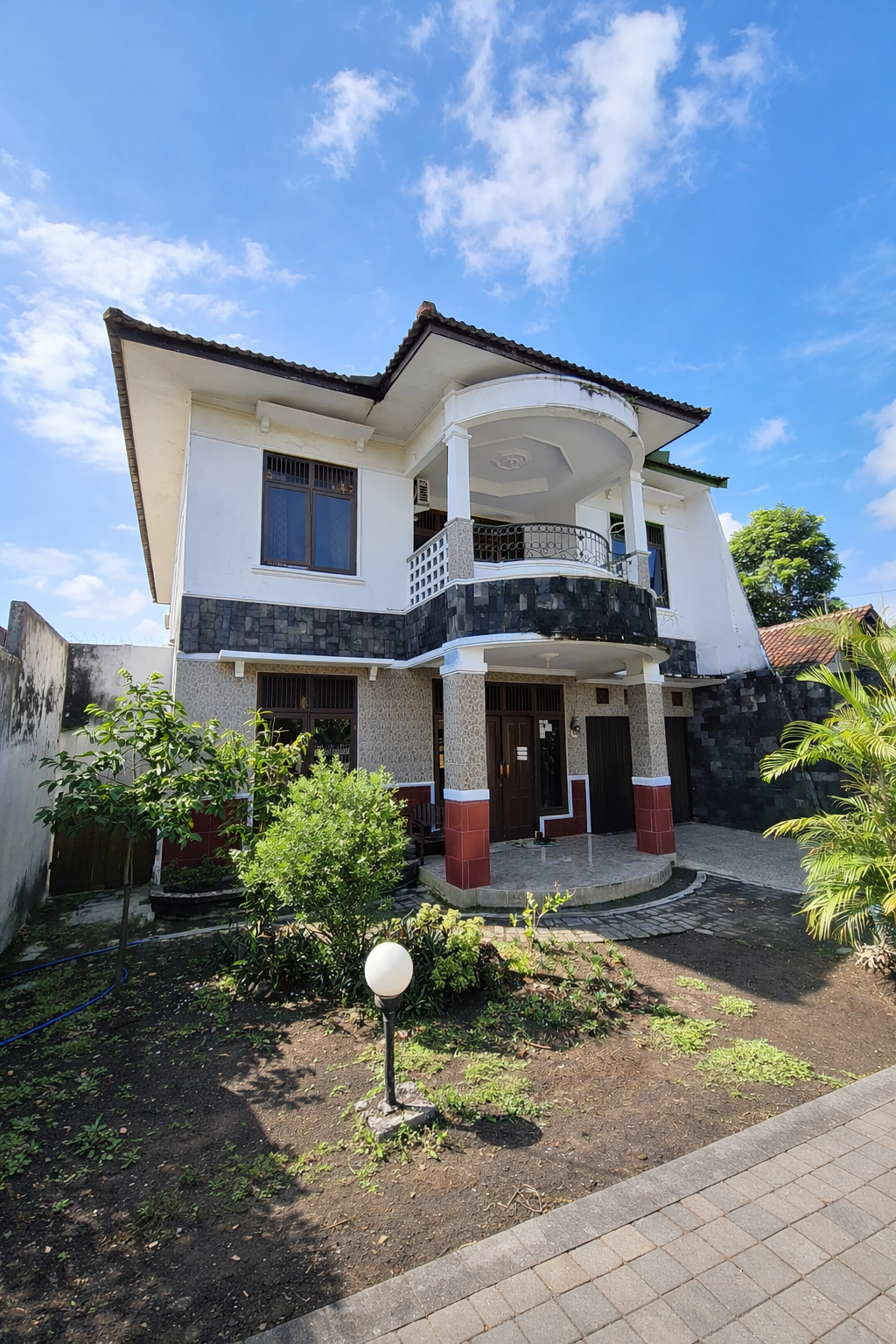 Rumah Megah 5 Kamar Tanah Luas dekat Jogja City Mall