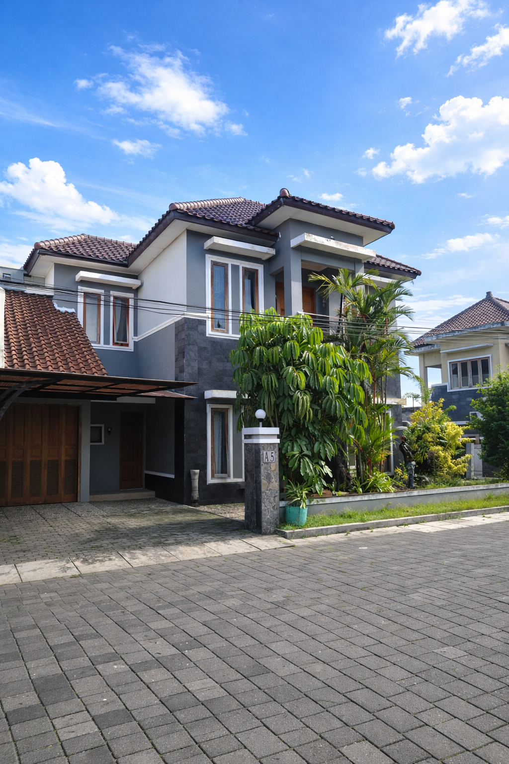 Rumah Mewah Dalam Perumahan Elit Mlati dekat Jogja City Mall dan UGM