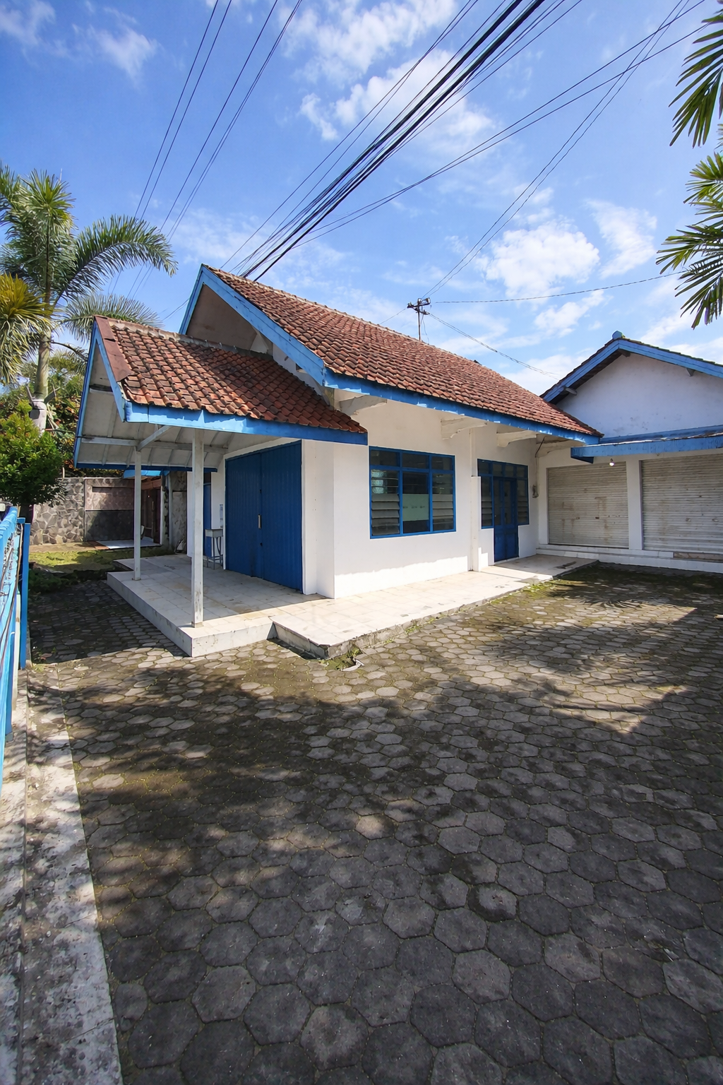 Ruang Usaha Pinggir Jalan Magelang Sleman, Cocok Kantor, Luas 386m² SHM!