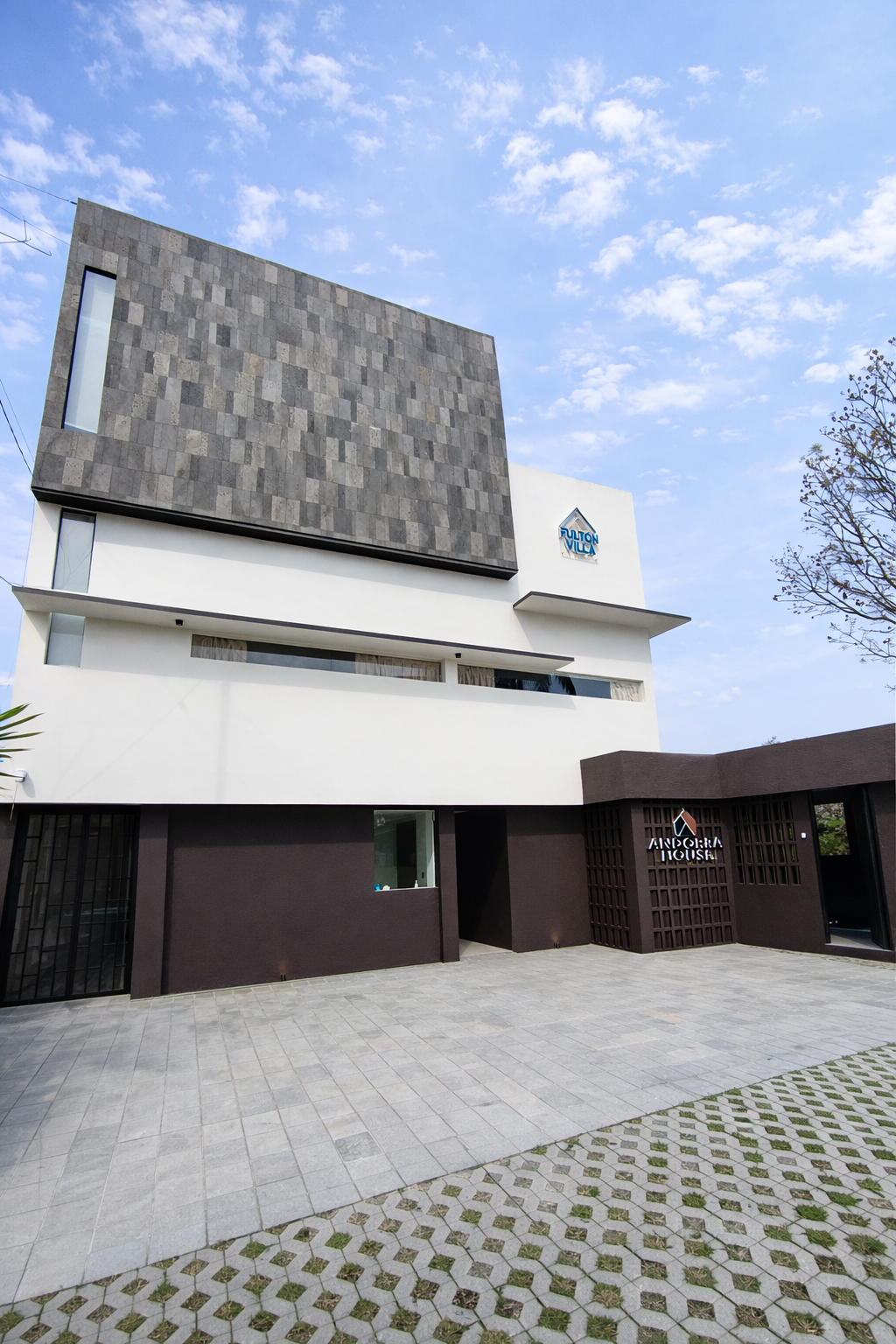 Villa Mewah Pandowoharjo Sleman, Full Furnished Potensi Income 220 Juta/Tahun!