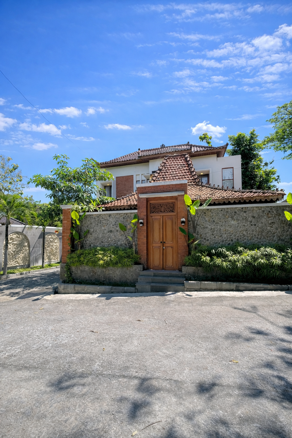 Villa Mewah Gamping Sleman, Full Furnished Kolam Renang Dekat Kota Jogja!