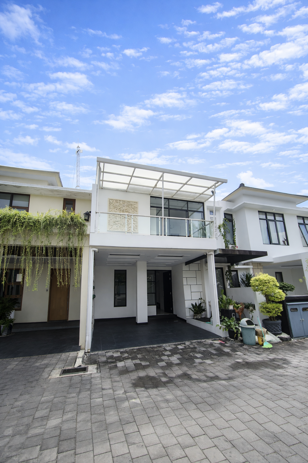 Rumah 2 Lantai Banguntapan Bantul, Fasilitas Lengkap Ada Kolam Renang!