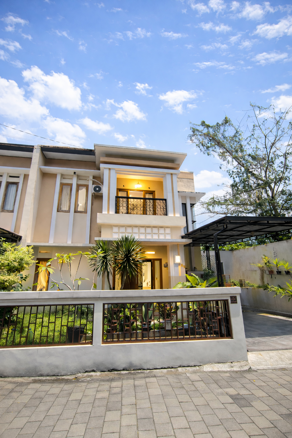 Rumah Mewah Siap Huni 4 Kamar Furnished dekat Budi Mulia 2 Jogja