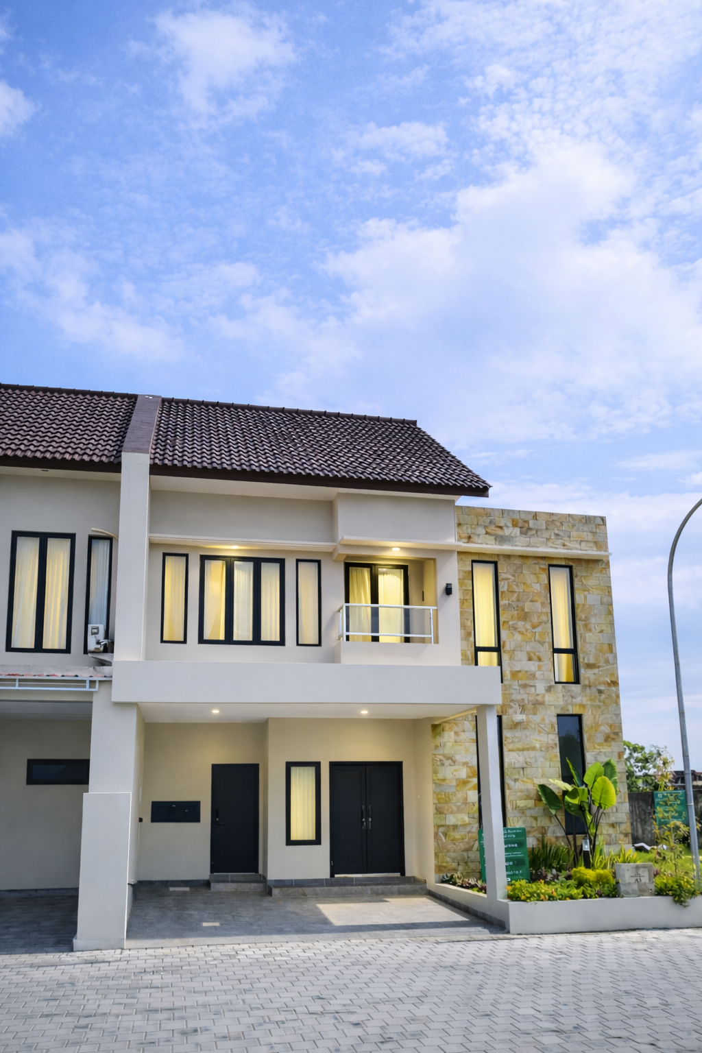 Rumah Modern 2 Lantai dekat RS Hardjolukito Blok O Janti Bantul