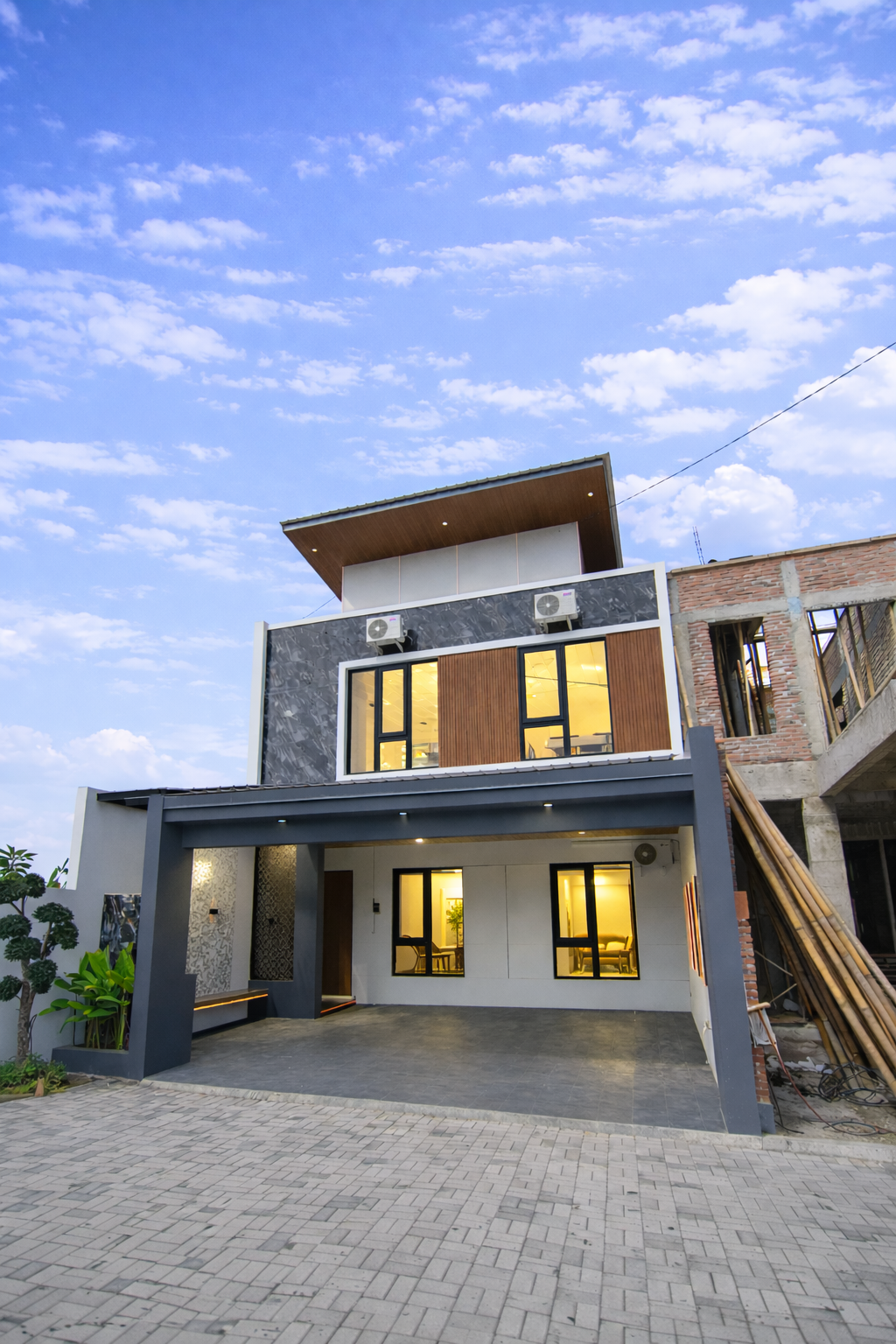 Rumah Mewah Wedomartani Sleman, 2 Lantai 5 Kamar Dekat Mall & Kampus!