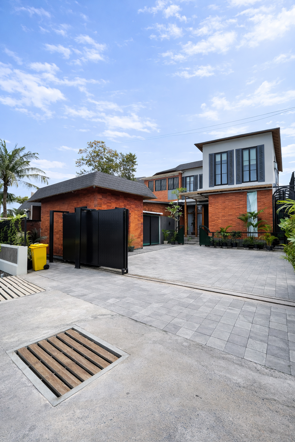 Villa Mewah Tanah Luas Kolam Renang di Jogja Utara dekat UII Kopi Rolas