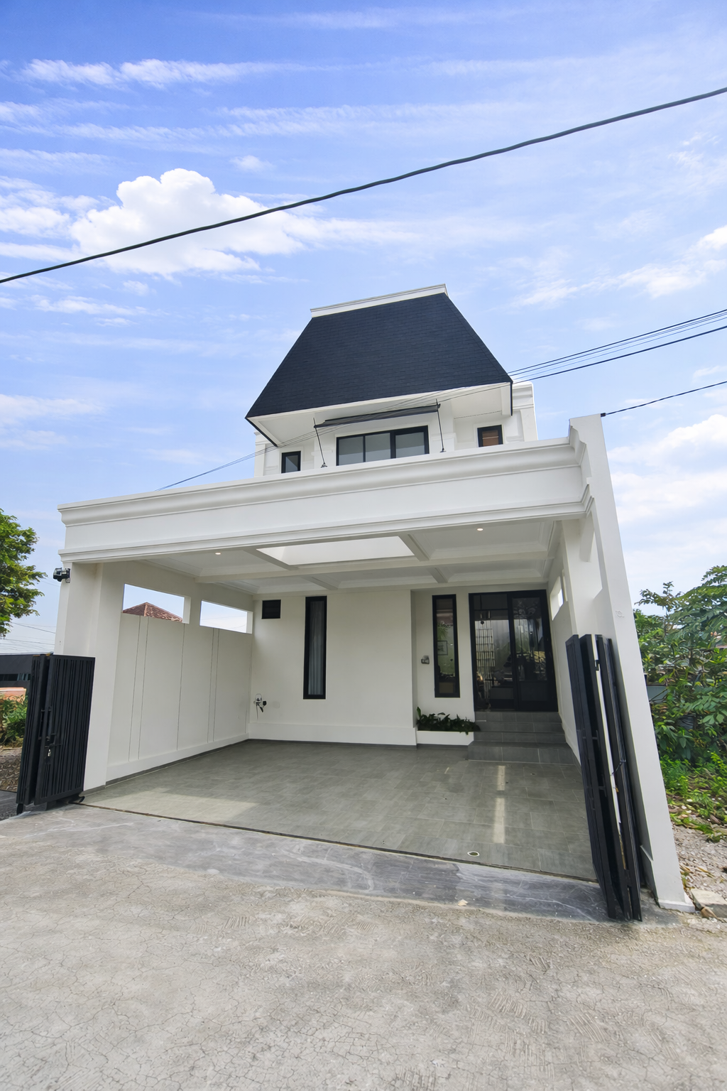 Rumah Megah 4 Kamar Tidur di Sleman dekat Kampus Atmajaya Amplaz