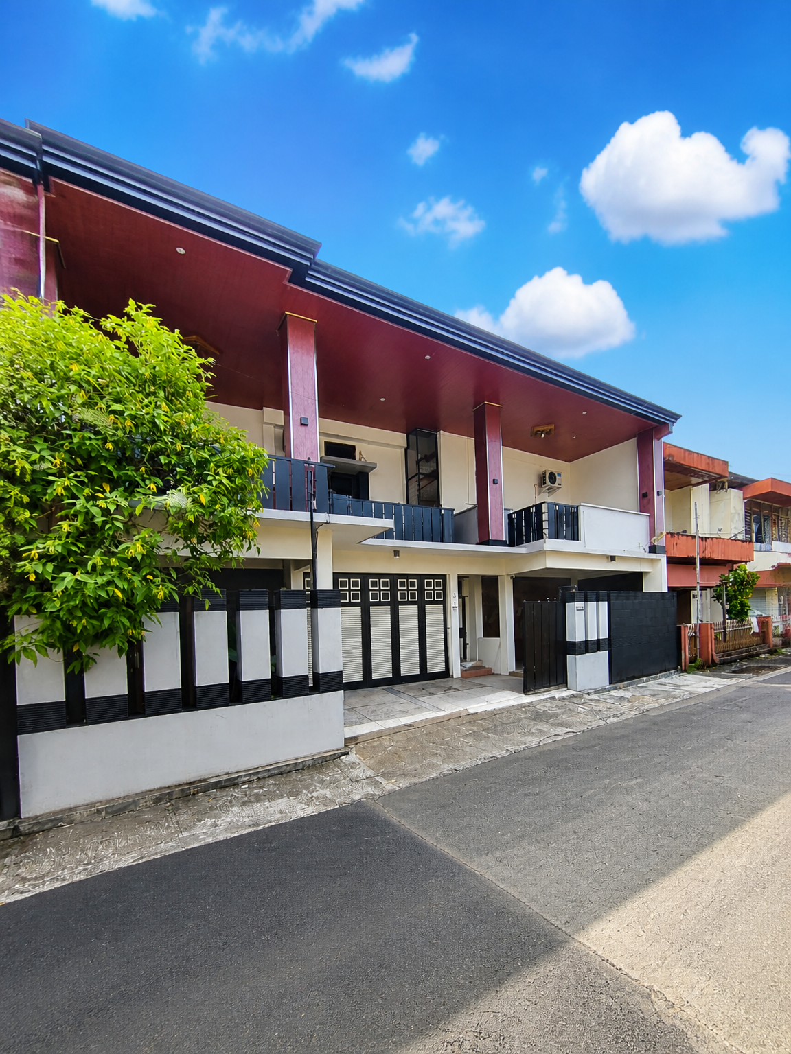 Rumah Kost Premium Dijual di Demangan Baru Sleman, 10 Kamar SHM Dekat UGM
