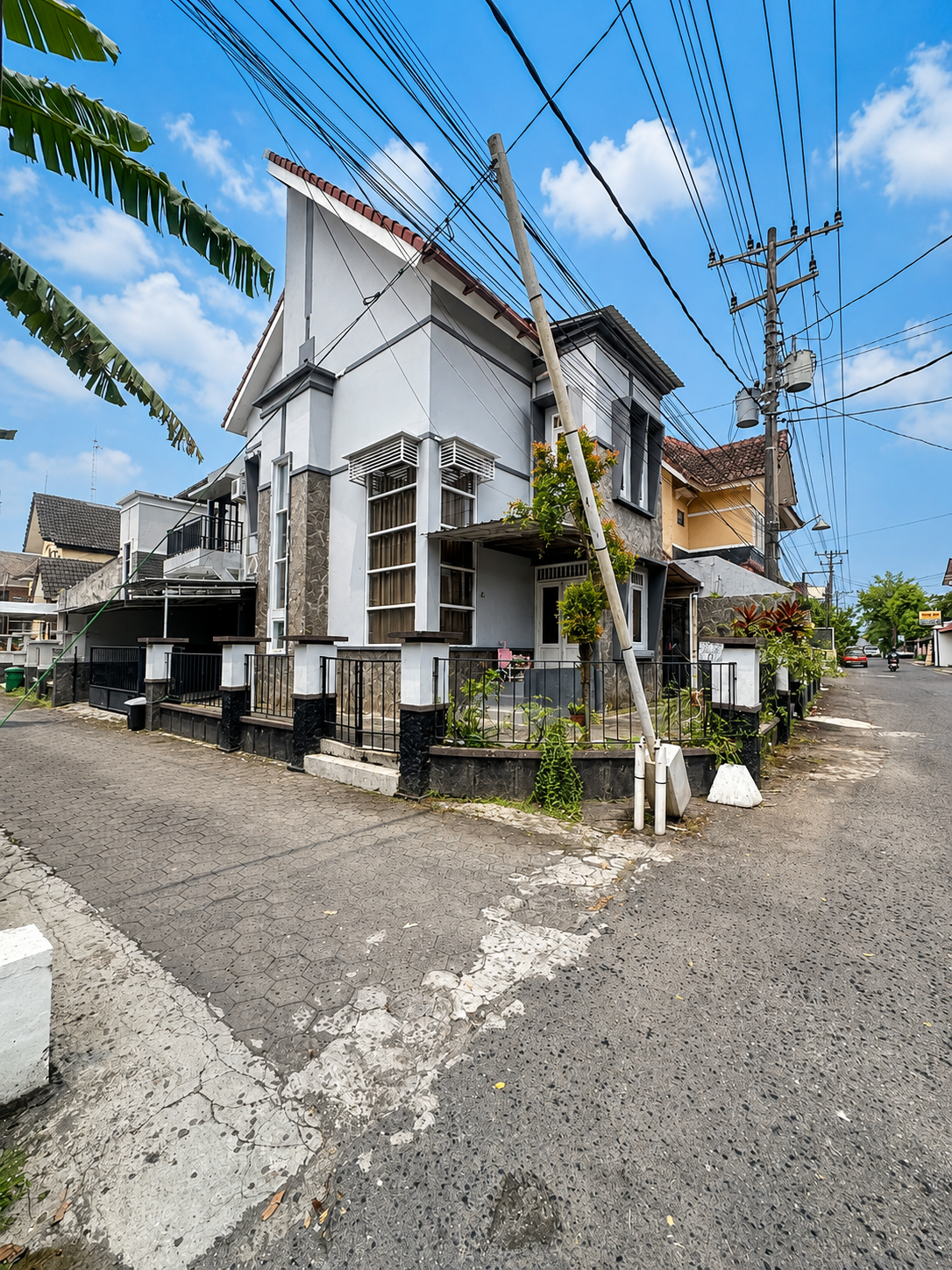 Rumah Siap Huni 4 Kamar Jalan Kalimantan Mlati Sleman Dekat UGM